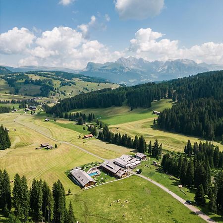 Tirler - Dolomites Living Hotel Seiser Alm Exterior foto