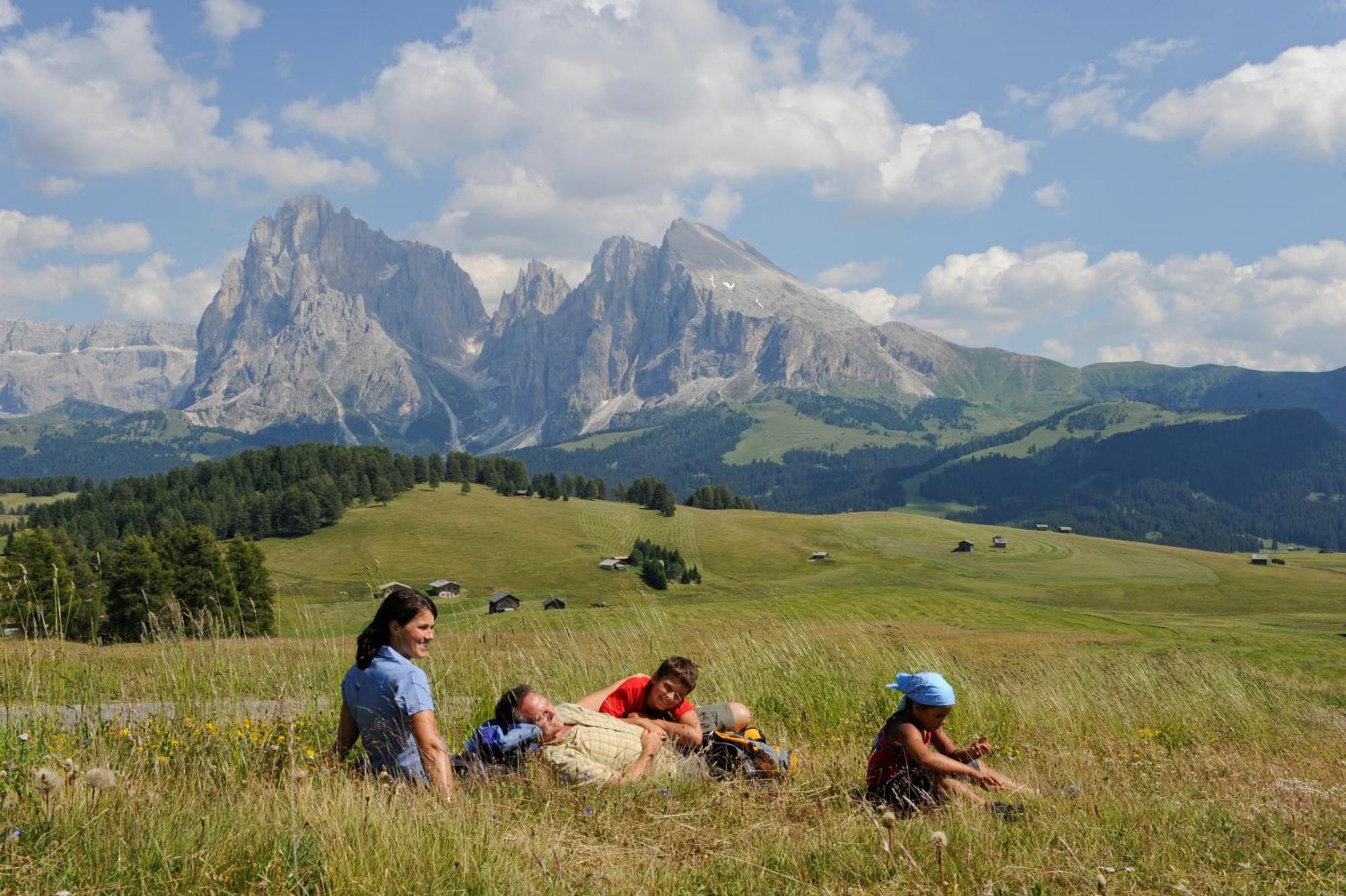 Tirler - Dolomites Living Hotel Seiser Alm Exterior foto