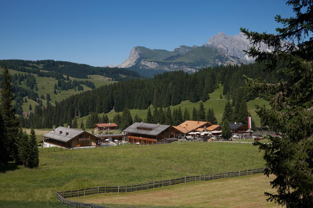 Tirler - Dolomites Living Hotel Seiser Alm Exterior foto